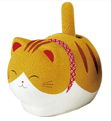 【ねこ雑貨 和雑貨】置物　ゆらゆらソーラー ちりめん座り猫　茶トラ猫