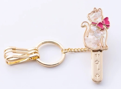【ねこ雑貨 アクセサリー】キーホルダー　バッグアクセサリー 猫　シェル貝キークリップ　　鍵ホルダークリップ
