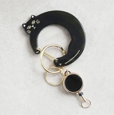 【ねこ雑貨 バッグアクセサリー】キーホルダー　リール付きカラビナ　黒猫 キーチャーム