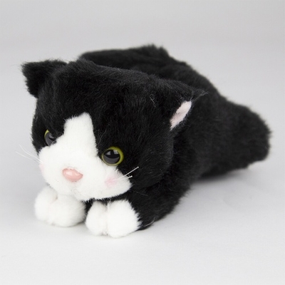 【ねこ雑貨 ぬいぐるみ】猫のぬいぐるみ　這い猫のプチシェリー　小さな子猫のぬいぐるみ　ハチワレ 白黒猫