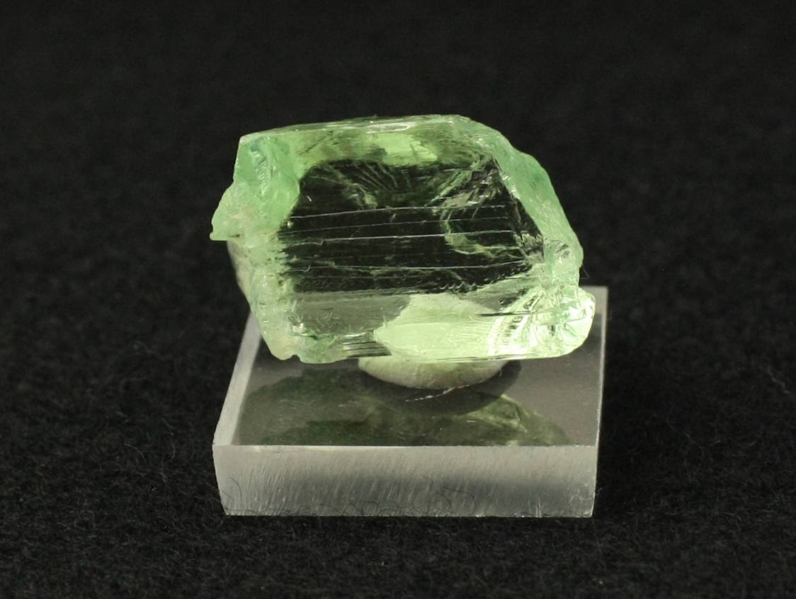 リチア輝石(ヒデナイト) | スターミネラルズジャパン