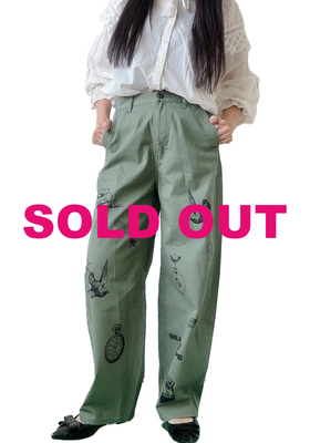 REVIVER  ゆるっとストレートなカーキパンツ