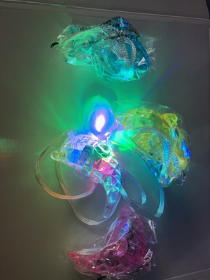 ピカッとイルカペンダント 36入