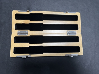 木製フルート頭部管用ケース(2本入り) 木目を楽しむ ナチュラルな鏡面塗装(透明)仕上げ シルバー金具