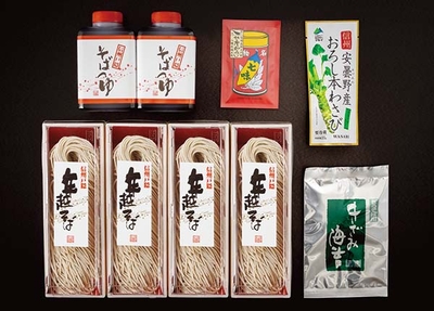 〈長野 信州戸隠そば〉石臼挽き年越し生（なま）そば