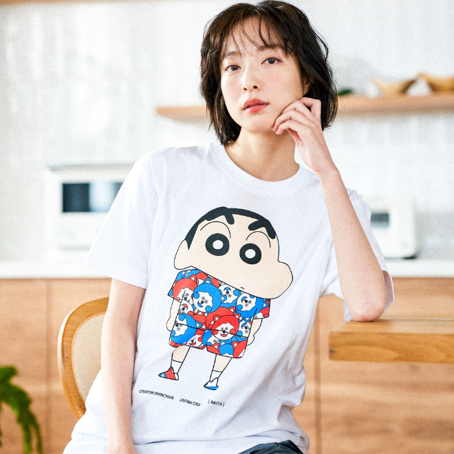 秋田犬 × しんちゃん Tシャツ | 詩の国商店