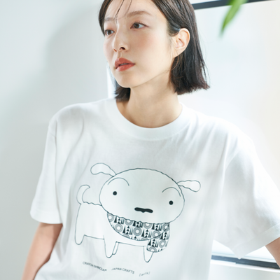 秋田杉 × シロ Tシャツ｜送料無料｜CRAYON SHINCHAN JAPAN CRAFTS
