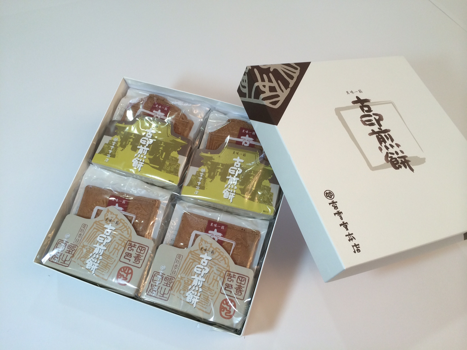 古印煎餅24枚箱入 | 香雲堂本店オンライン