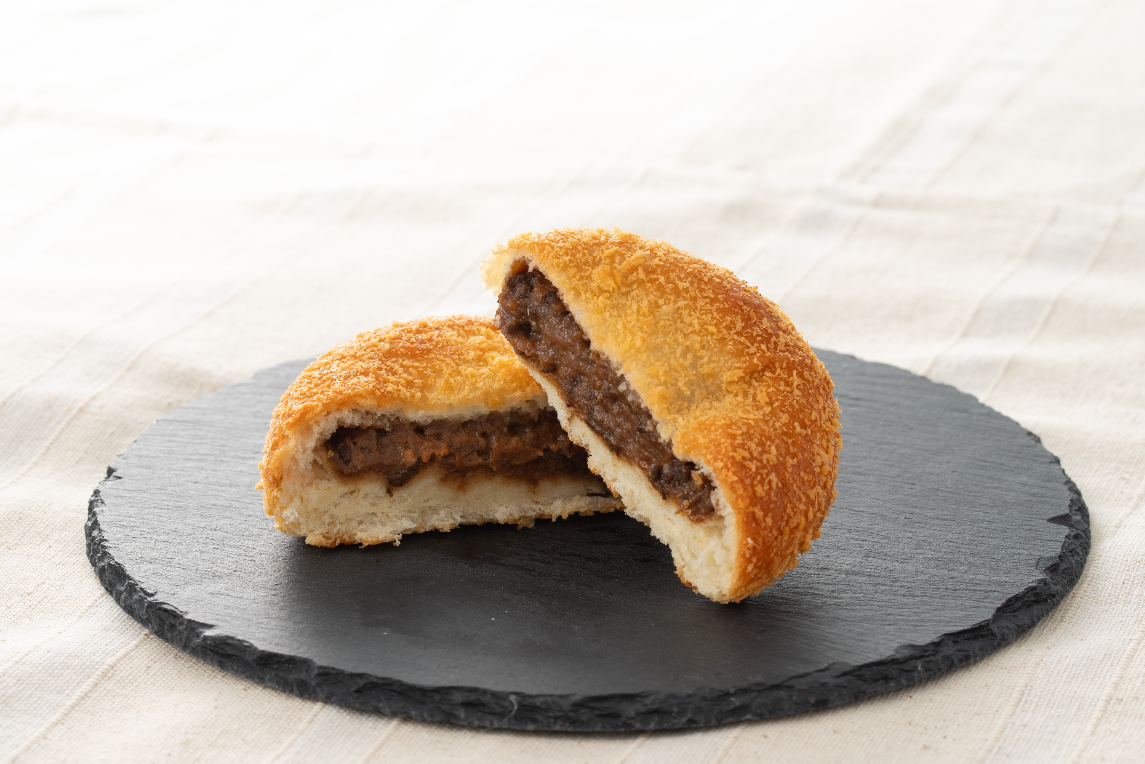 近江牛 焼きカレーパン3個セット | しゅうぼう本舗