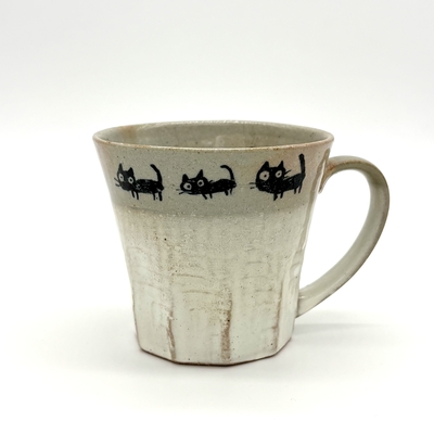 カネ仁黒猫の散歩マグ白(Y1355)