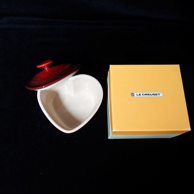 LECREUSET［レクルゼ］ル・クルーゼ　ハート型ココット　レッド
