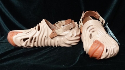 CROCS［クロックス］Salehe Bembury ×Crocs The　Pollex　Clog　サレヘ　ベンバリークロックスビーチサンダル