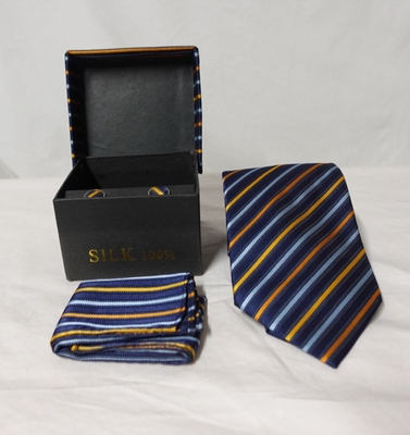 ［］ネクタイギフトセット　カフス　チーフ付き　HAND　MADE