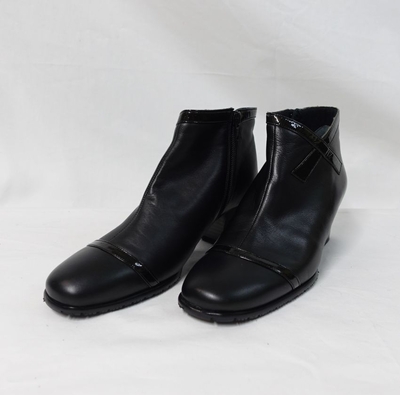 Hush　Puppies［ハッシュパピー］黒ショートブーツ　24.5㎝　ファスナー付き