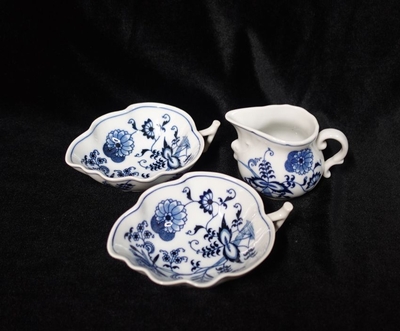 Blue　Denube［ブルーダニューブ］ミルクポットと皿2枚セット