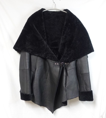詳細不明［］羊皮コート
