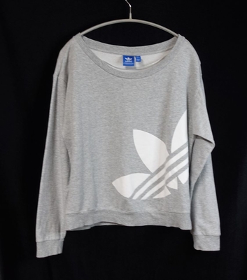 ADIDAS[ アディダス］トレーナー　Mサイズ