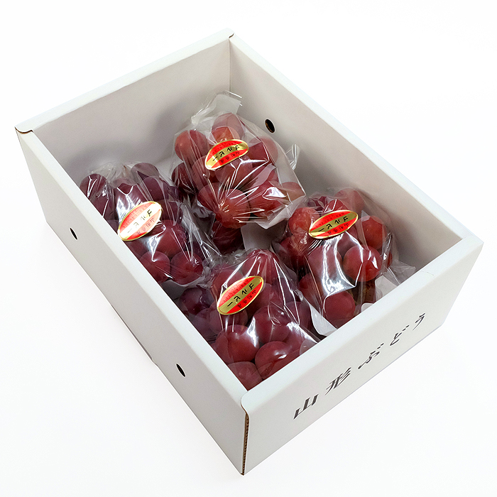 最上屋がお届けする山形のぶどう「ゴルビー：2kg詰め」 | くだものいち