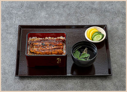 平日昼限定11:00-13:00【蒲焼半尾】でしこ うな重（梅）