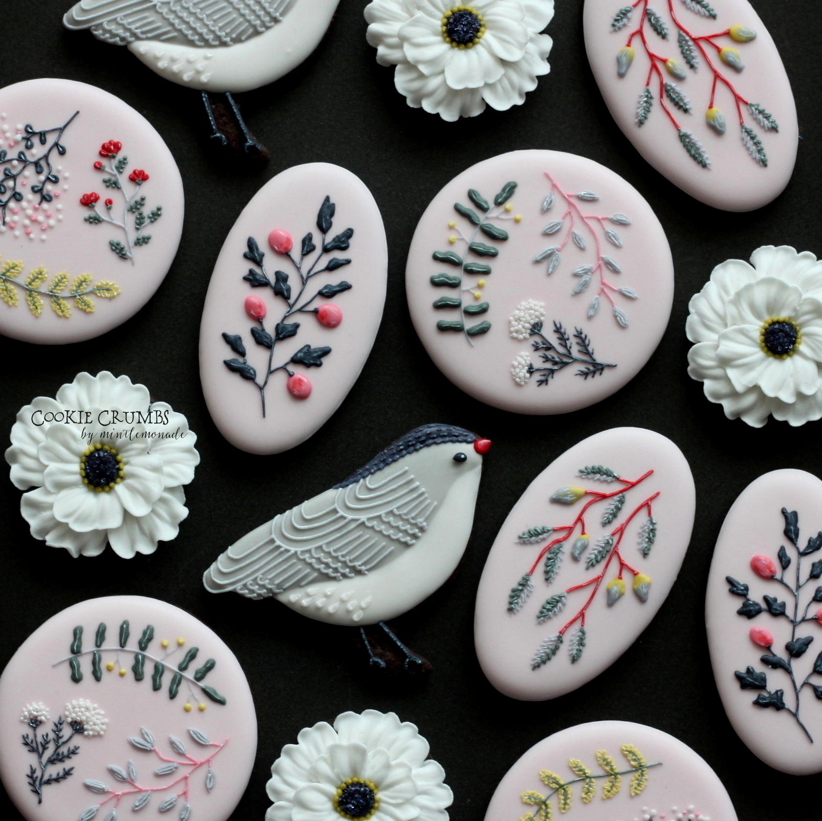 【非売品】BALENCIAGA クッキーカッター 非売品】BALENCIAGA クッキーカッター 2025年最新】balenciaga