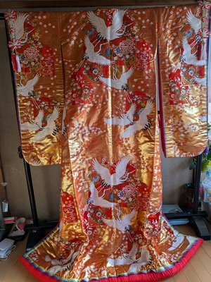 珍品：十二単風お色直し用　打掛け（Jyunihitoe Oironaoshi Uchikake)