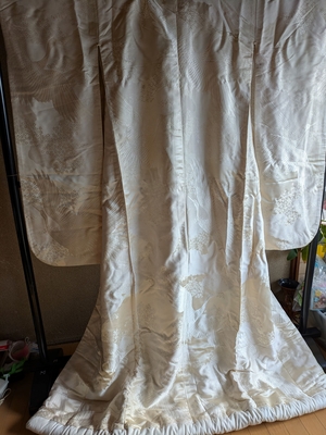 中古花嫁用打掛　白無垢用　鶴　（wedding shiromuku hanayome  uchikake)