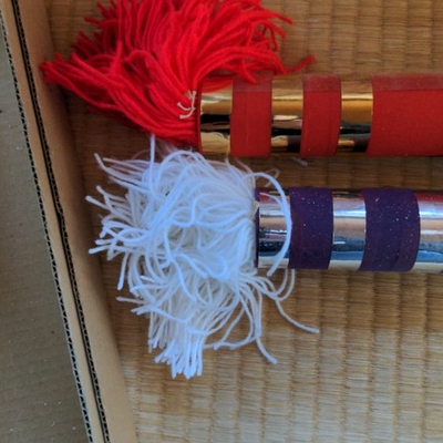 未使用　銭太鼓　赤と白のふさ　金と銀のテープ　2本セット×5組 中古舞踊用 銭太鼓（zeni taiko) | おかつらや