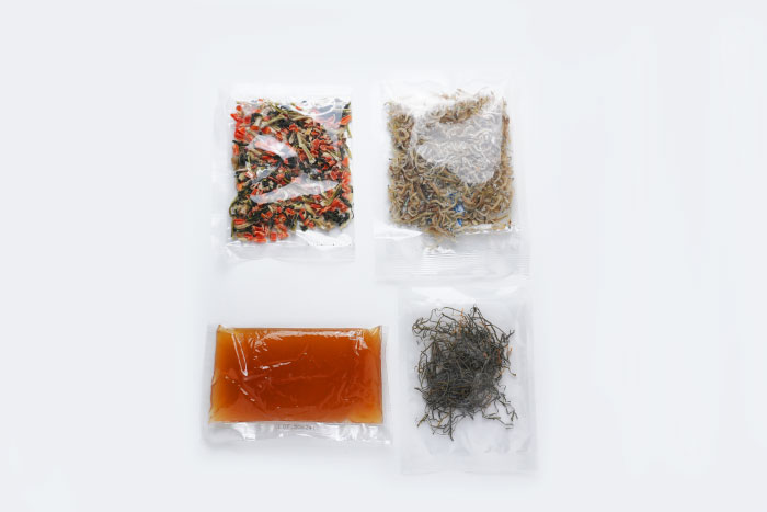 しらす、野菜、昆布、特製タレの全体素材