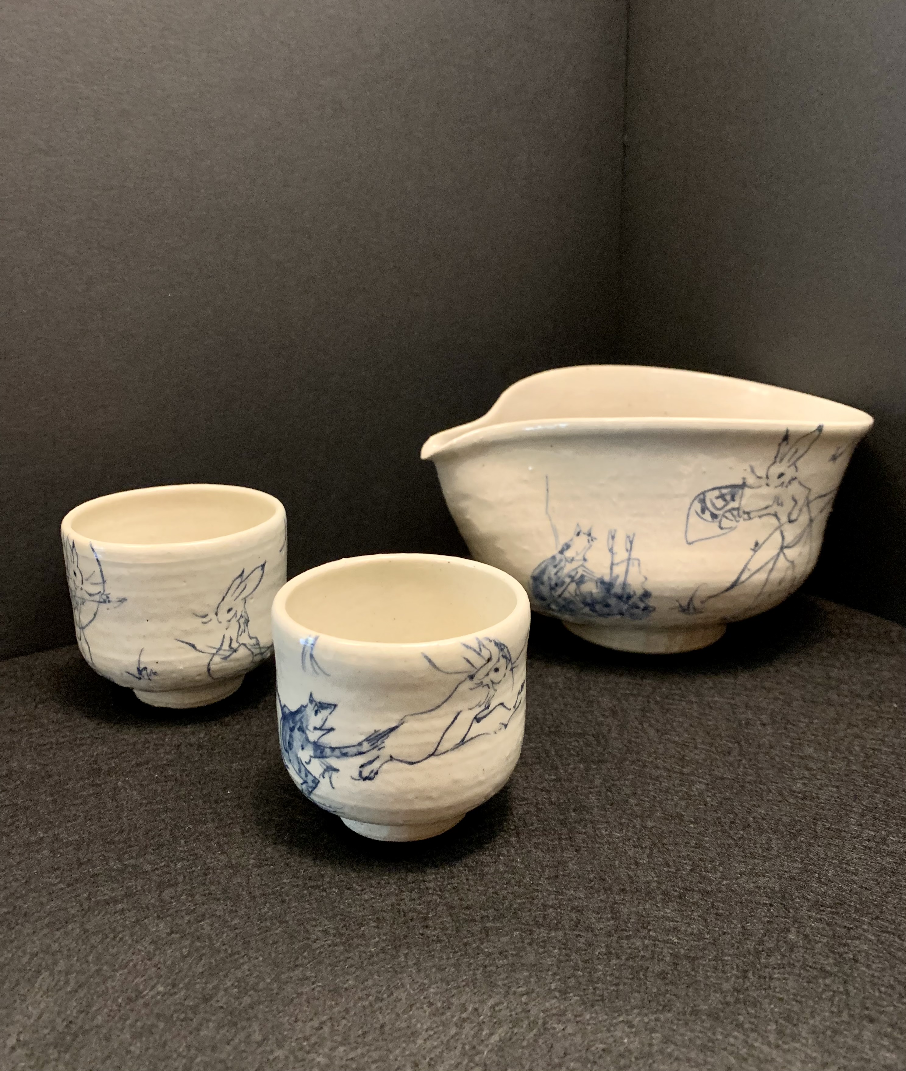 送料込み 蒼苔釉 鳥獣戯画図 茶碗 竹桂庵 大橋竹斎造 共箱付 送料込み