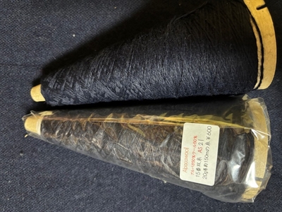 アルパカ50％ウール50％１５番双糸AS２１の２０ｇ巻き