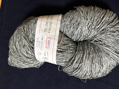 シルク100％擬麻加工糸の淡いミントグリーン系200g綛