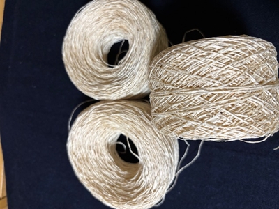 シルク100％擬麻加工糸の生成りの玉巻き