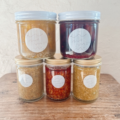 季節のお得セット（フルーツ酵素シロップ2個、辛味噌たれ、にんにく塩麹、発酵ラー油）