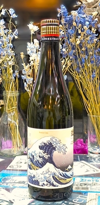 人気一 北斎触察画 四合瓶 純米大吟醸2025