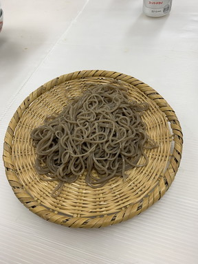 そばの盛り付け写真