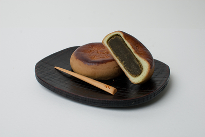 あんぱんページ 月寒あんぱん抹茶あん_カット