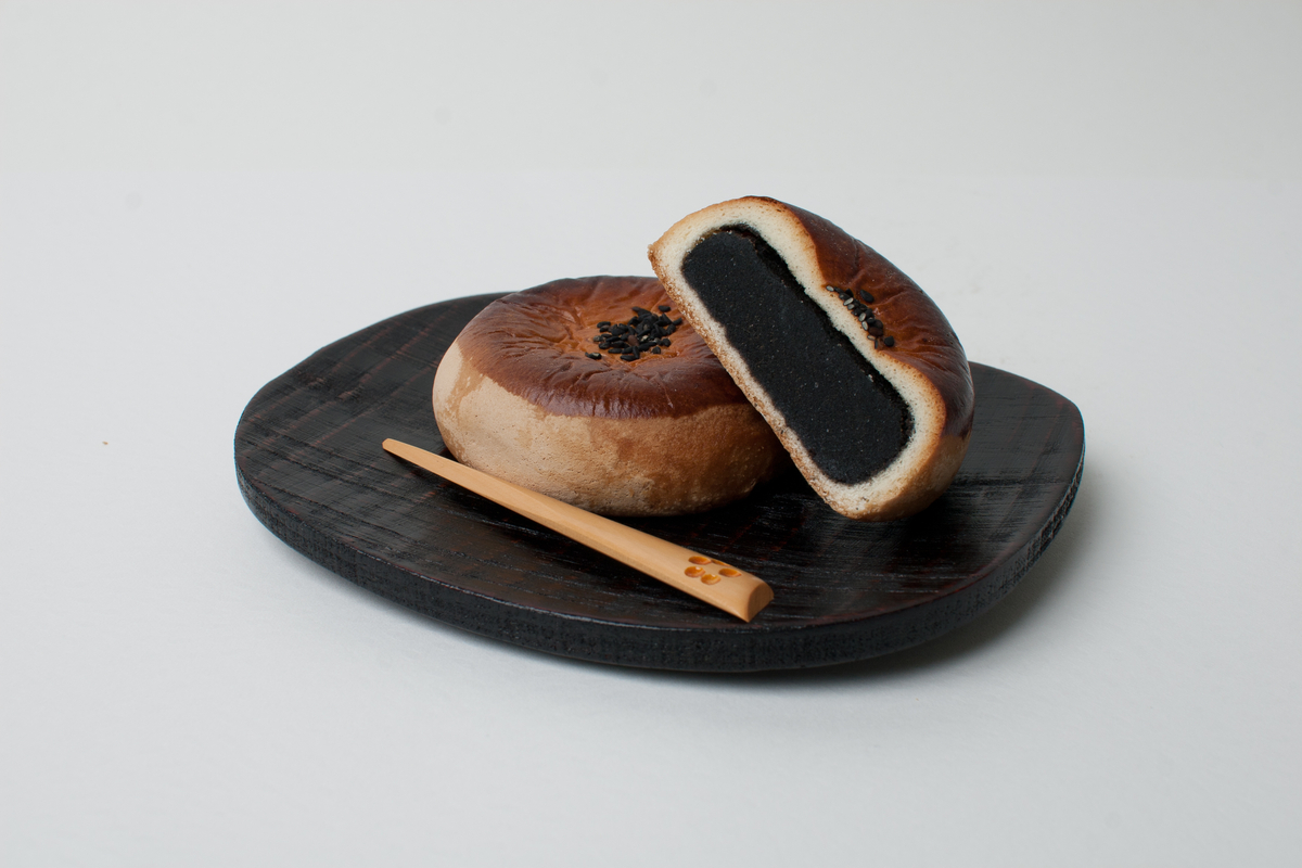 あん出品 月寒あんぱん 黒胡麻あん 1個 | 月寒あんぱんオンライン