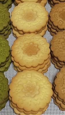 チョコサンドクッキー プレーン&times;苺 8枚