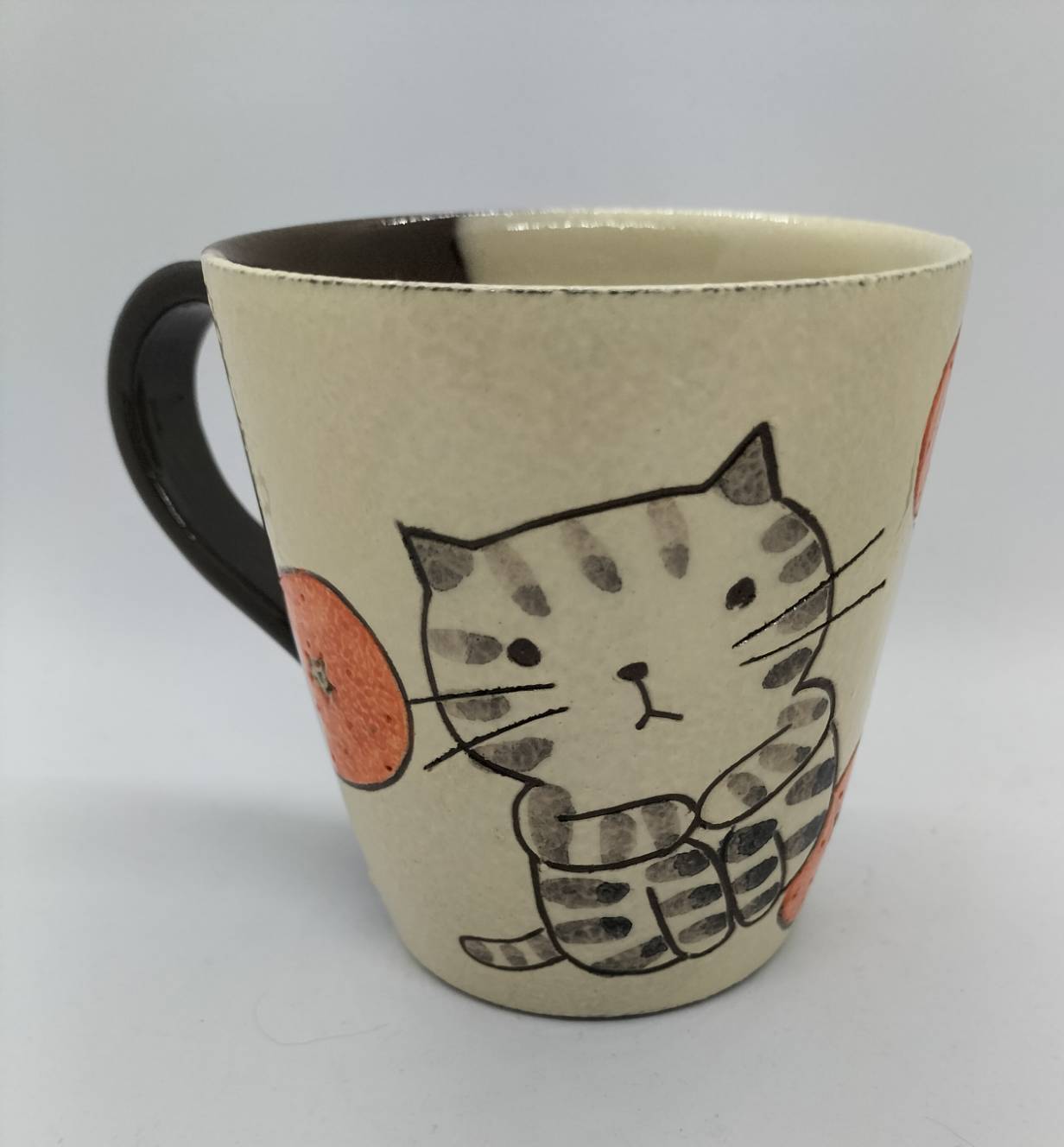 ねこ田商店 美野里焼 平瀬マリ子 マグカップ 猫とみかん2025