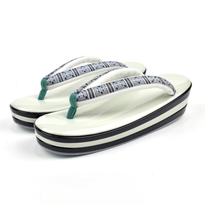 与那国花織 鼻緒 草履 三枚芯 エナメル 淡い緑