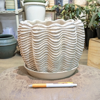 ( 109 ) 内径 約16cm 高さ 約17cm (受皿付・鉢底穴あり)