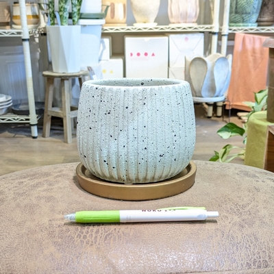 【 536 】内径 約9.5cm 高さ 約10cm  (受皿付・鉢底穴あり)