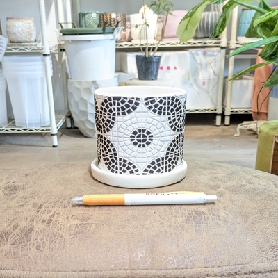 【 621 】内径 約9cm 高さ 約9cm (受皿付・鉢底穴あり)