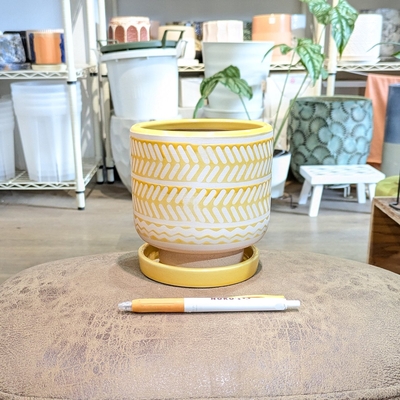 【 684 】内径 約10.5cm 高さ 約12cm (受皿付・鉢底穴あり)