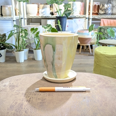 【 724 】内径 約9cm 高さ 約12.5cm (受皿付・鉢底穴あり)