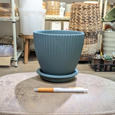 【 828 】内径 約14cm 高さ 約13cm (受皿付・鉢底穴あり)