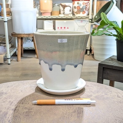 【 851② 】内径 約12cm 高さ 約14cm (受皿付・鉢底穴あり)