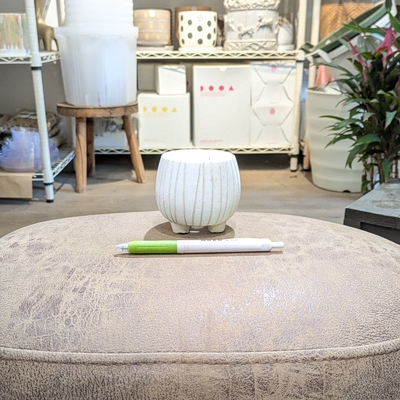 《 384 》【容器部分のみ：内径 約5cm 高さ 約6cm 】全高 約7cm (受皿無し・鉢底穴あり)