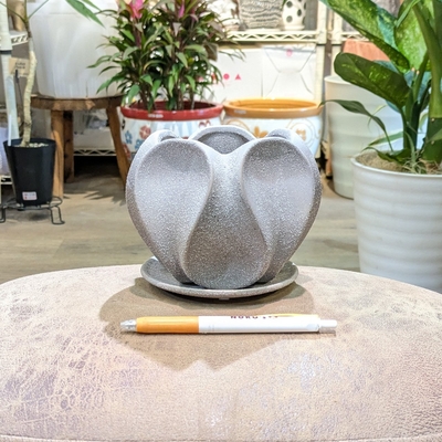 【 889 】内径 約9cm 高さ 約11cm (受皿付・鉢底穴あり)