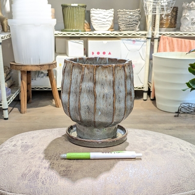 【 908 】内径 約11cm 高さ 約15cm (受皿付・鉢底穴あり)